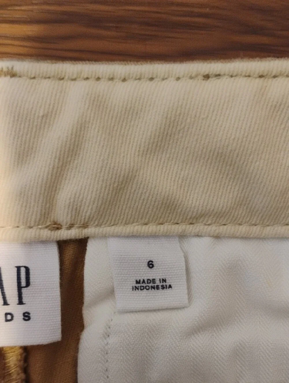 GapKids Boys Classic Khaki Uniform Chino Pants - Size 6